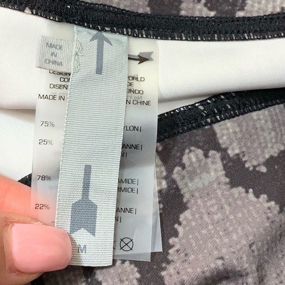 THE UPSIDE Pattern 3/4 Crop Leggings - Picture 9 of 13